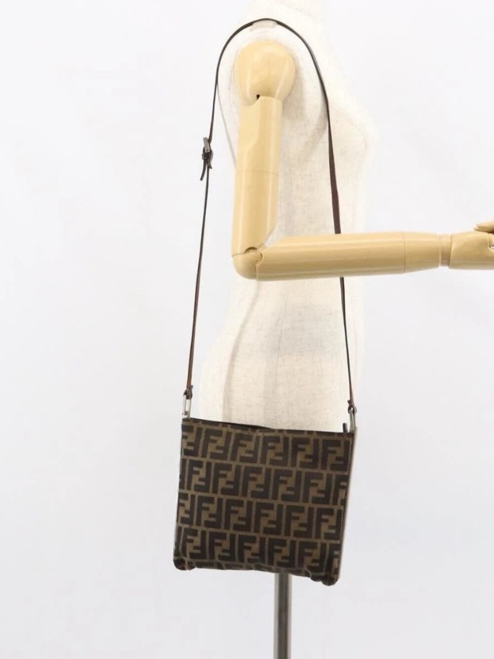 FENDI Zucca Canvas Shoulder Bag Brown Black Auth bs31744
